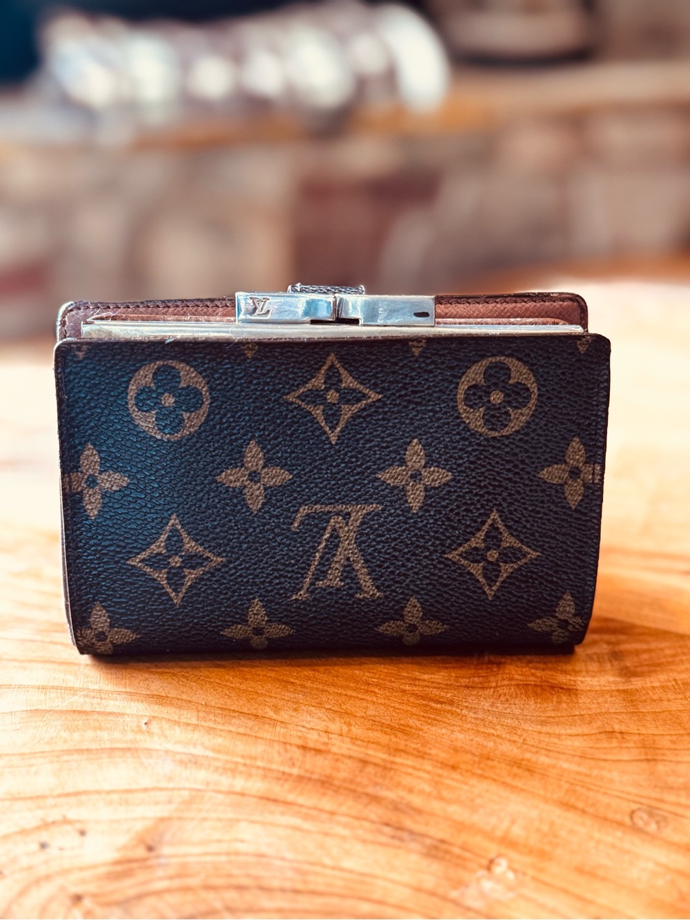 Louis Vuitton French purse, compact, wallet, kiss, lock, monogram, canvas, brown - Picture 3 of 16
